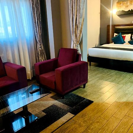 La Rochelle Hotel Yaoundé Extérieur photo