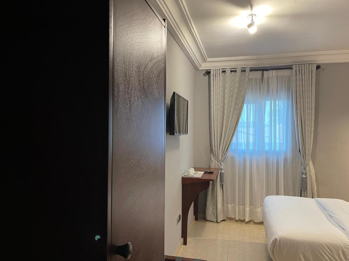 La Rochelle Hotel Yaoundé Extérieur photo