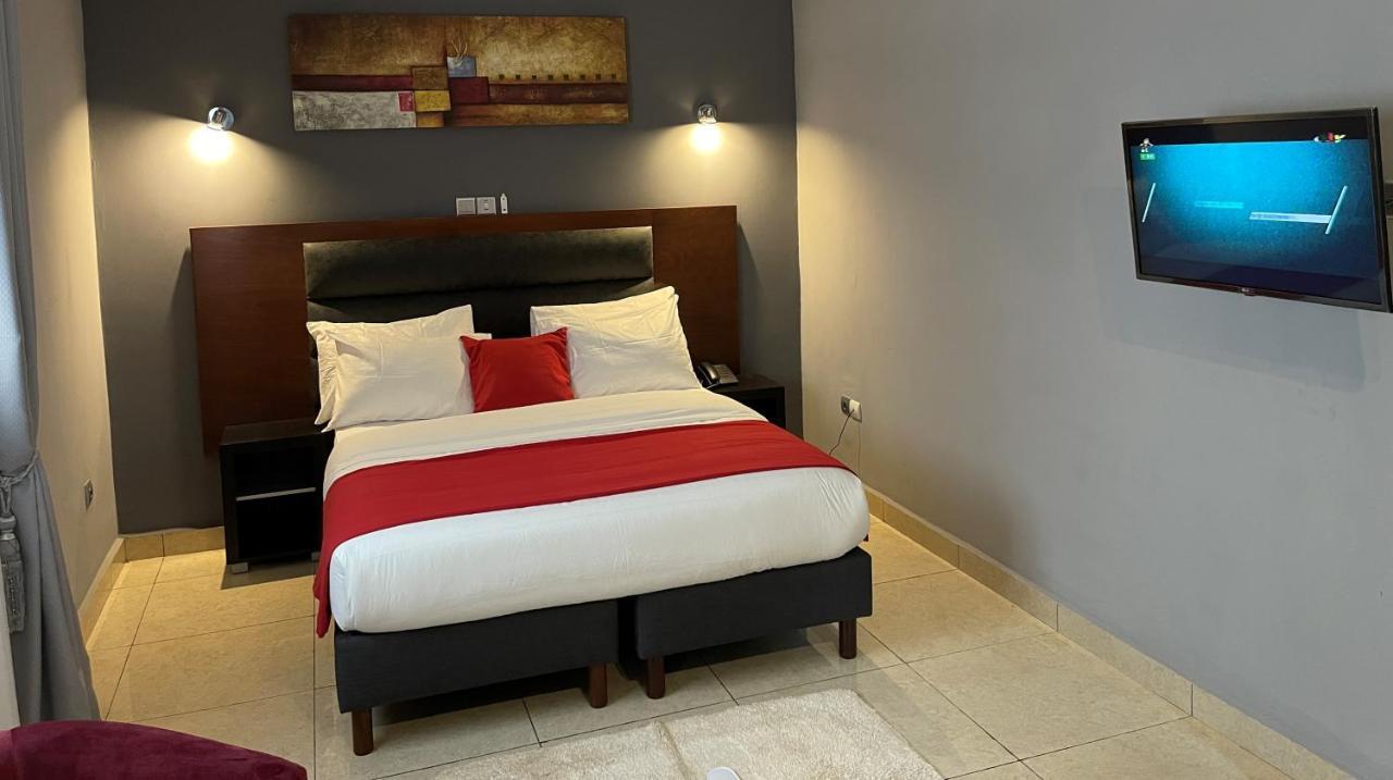 La Rochelle Hotel Yaoundé Extérieur photo