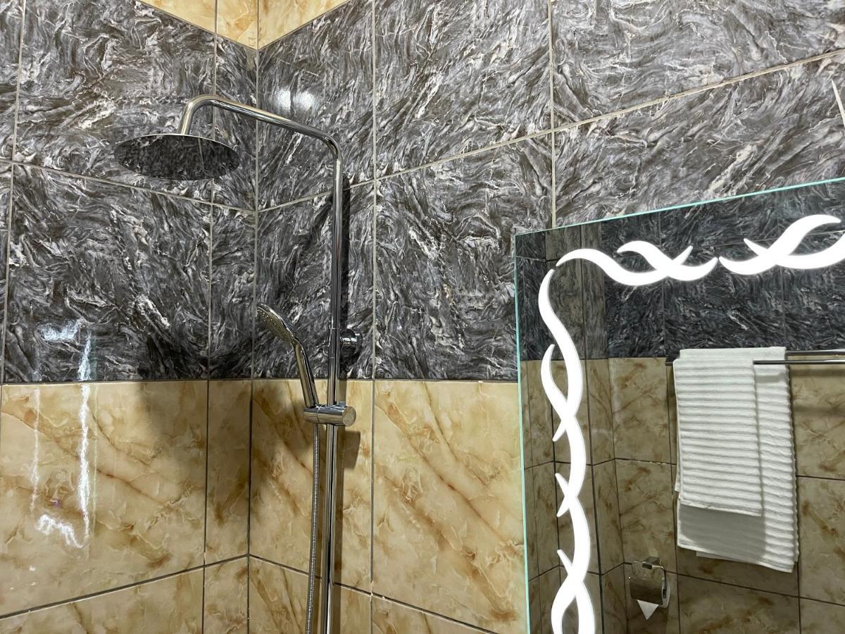 La Rochelle Hotel Yaoundé Extérieur photo