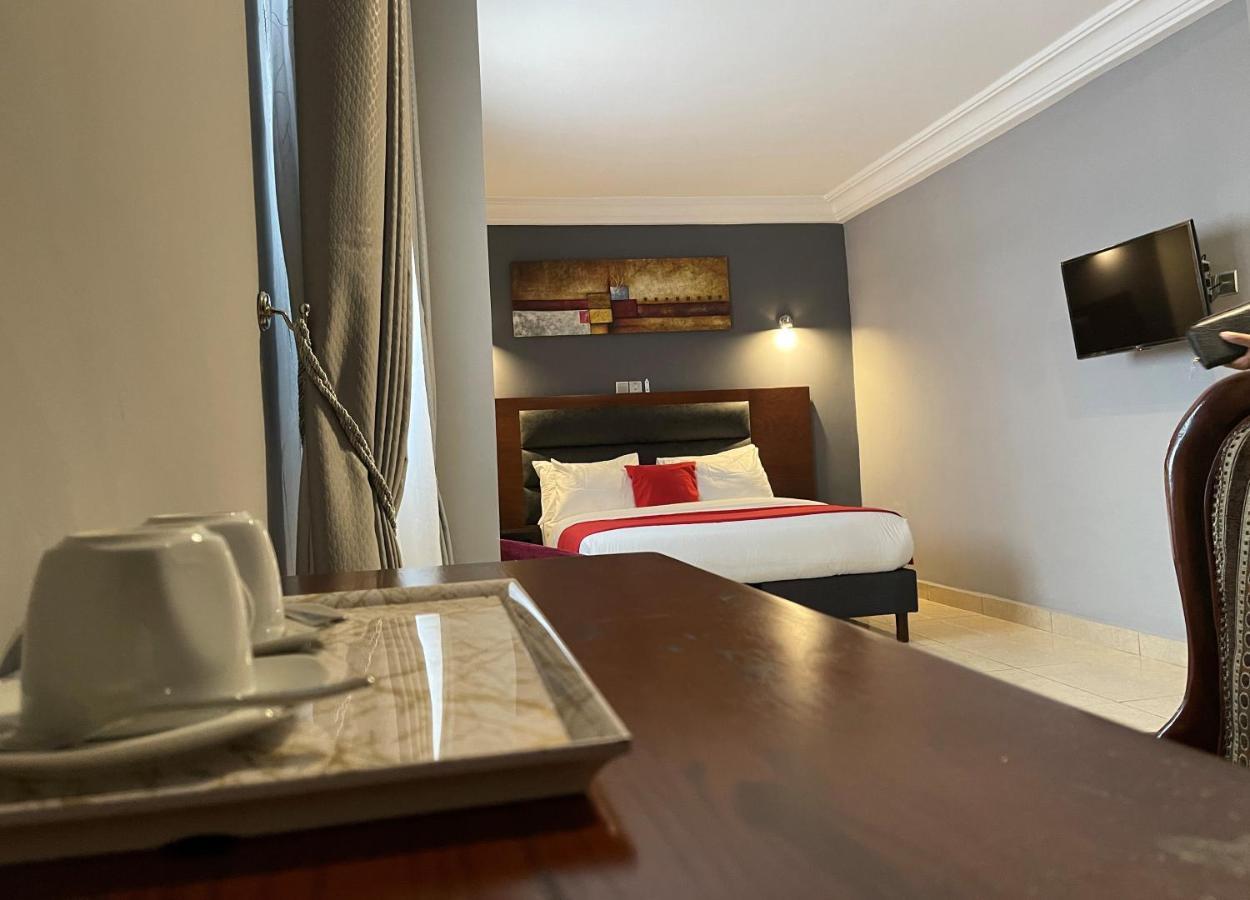 La Rochelle Hotel Yaoundé Extérieur photo