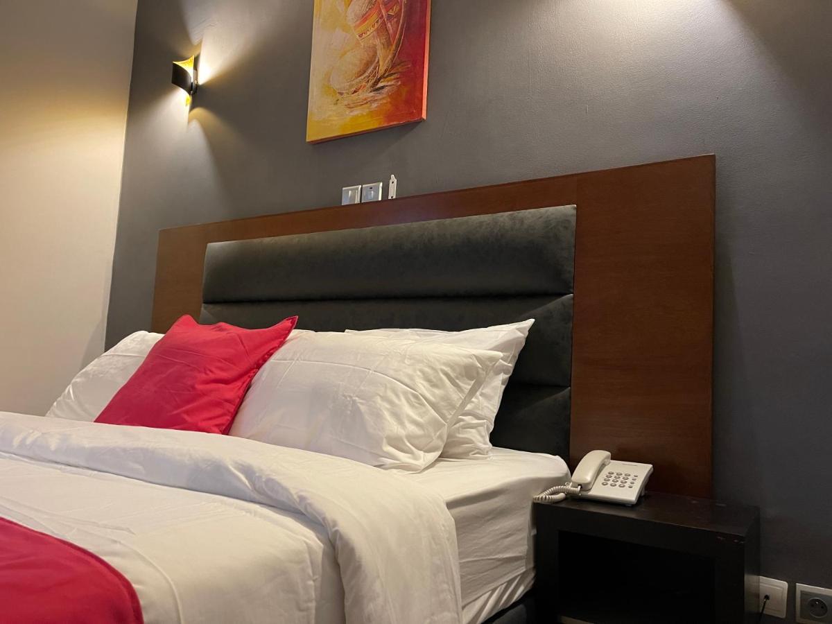 La Rochelle Hotel Yaoundé Extérieur photo
