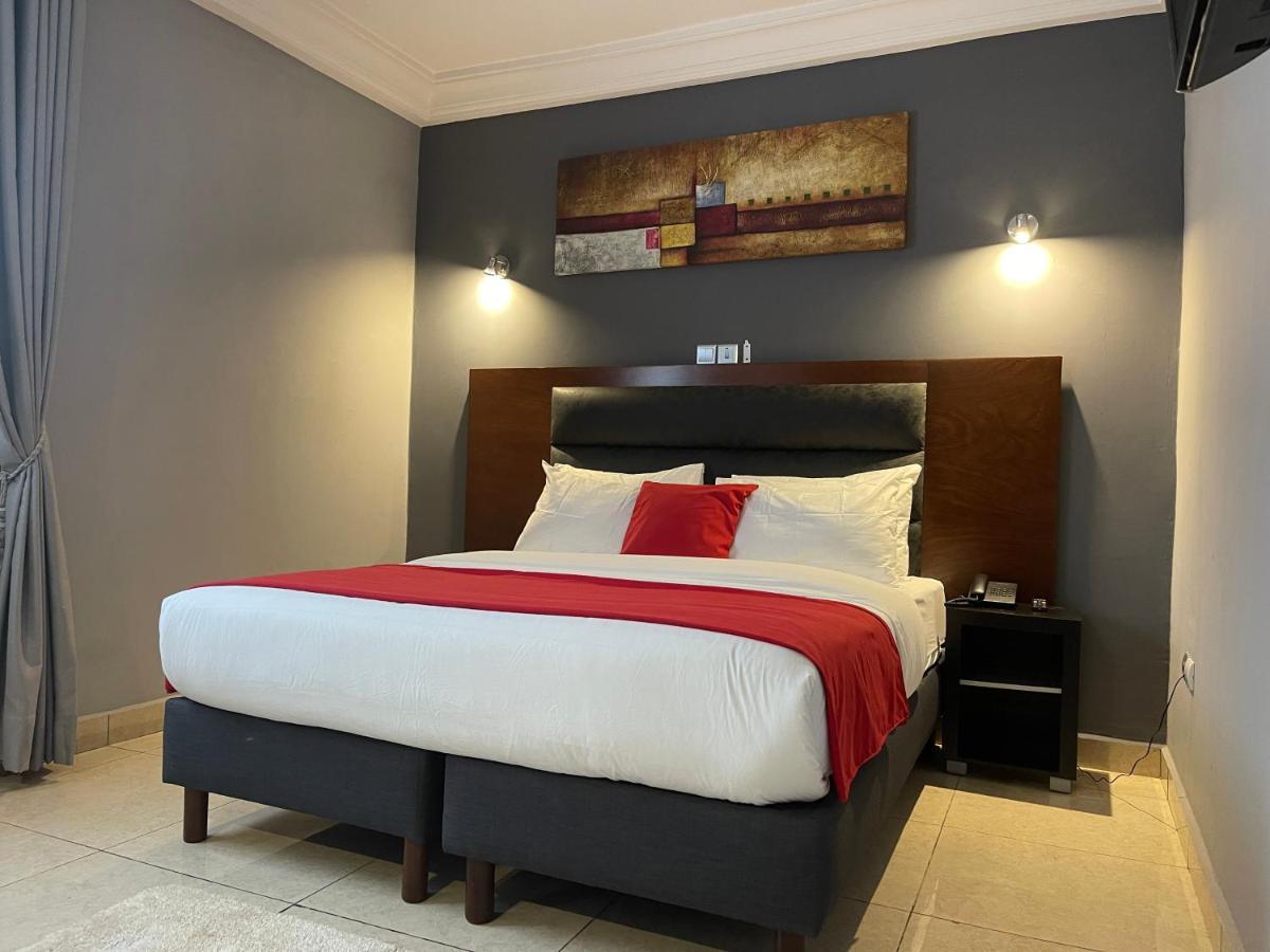La Rochelle Hotel Yaoundé Extérieur photo