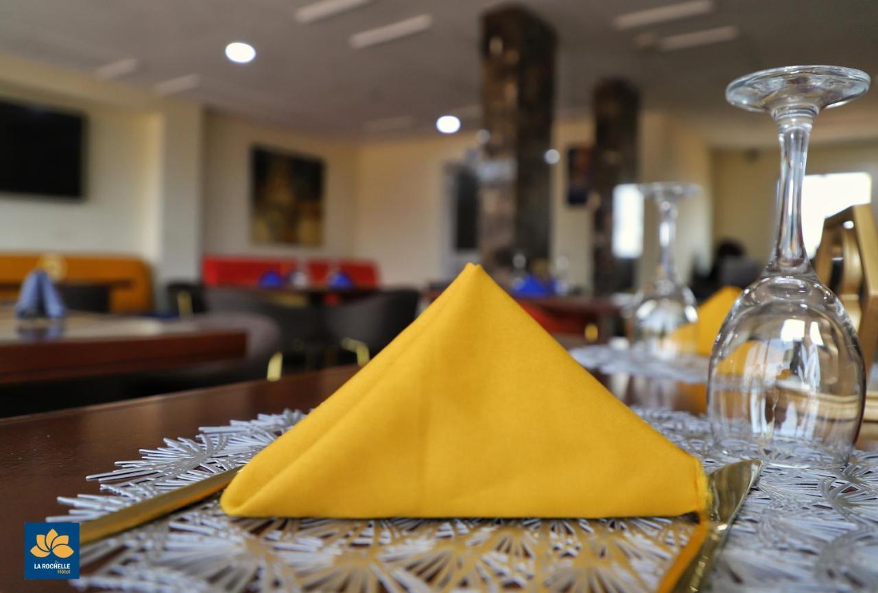 La Rochelle Hotel Yaoundé Extérieur photo