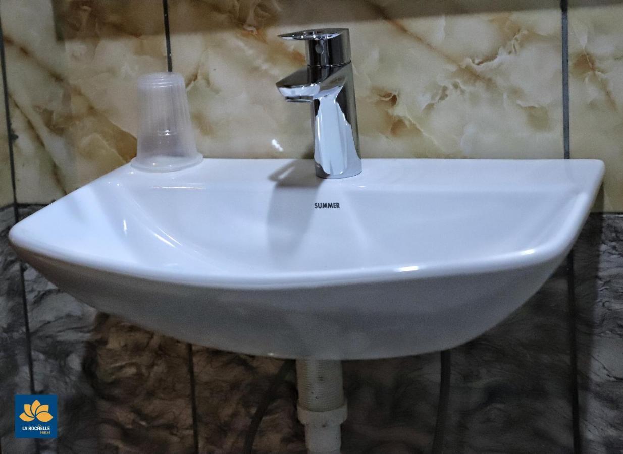 La Rochelle Hotel Yaoundé Extérieur photo