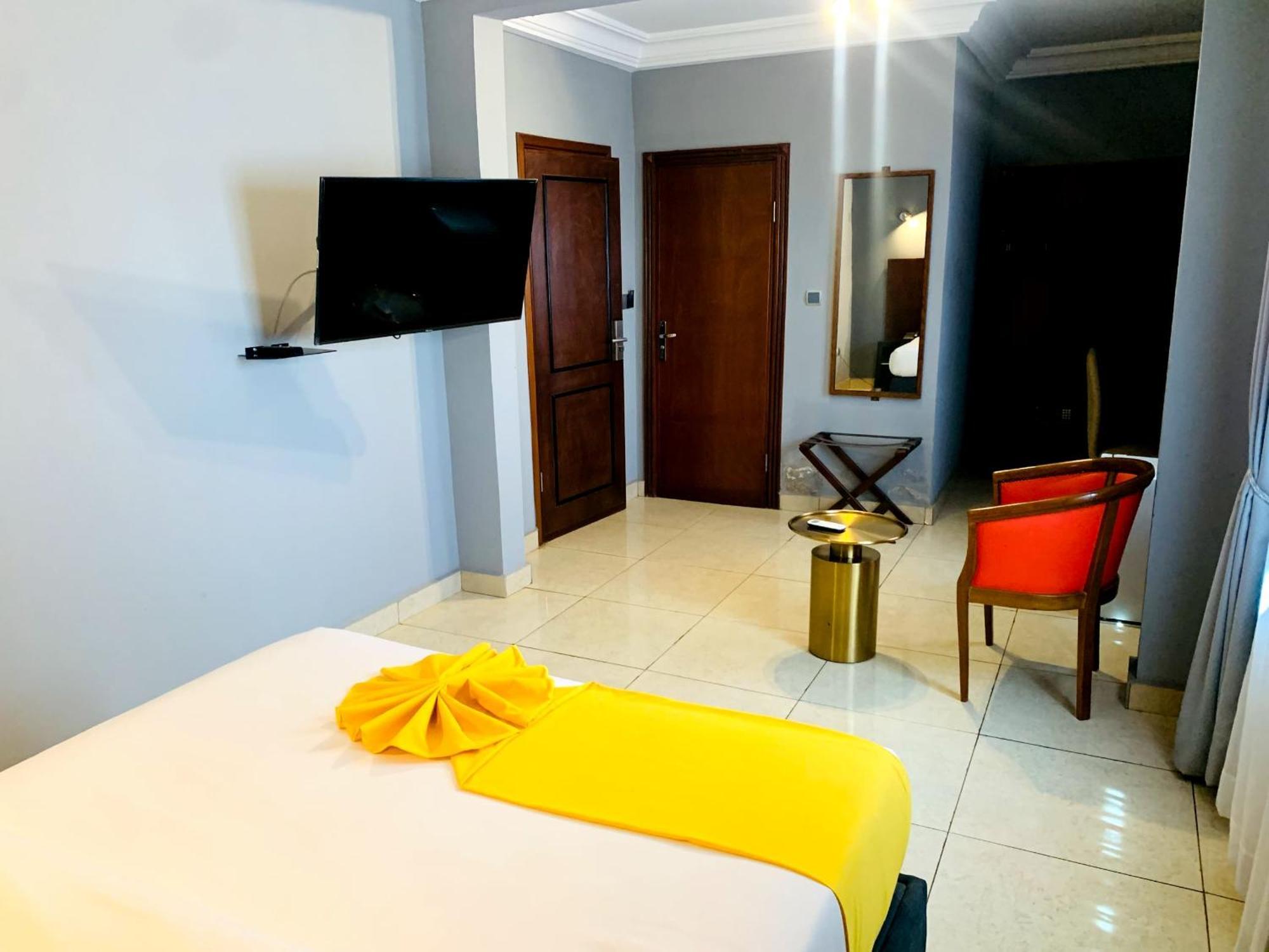 La Rochelle Hotel Yaoundé Extérieur photo